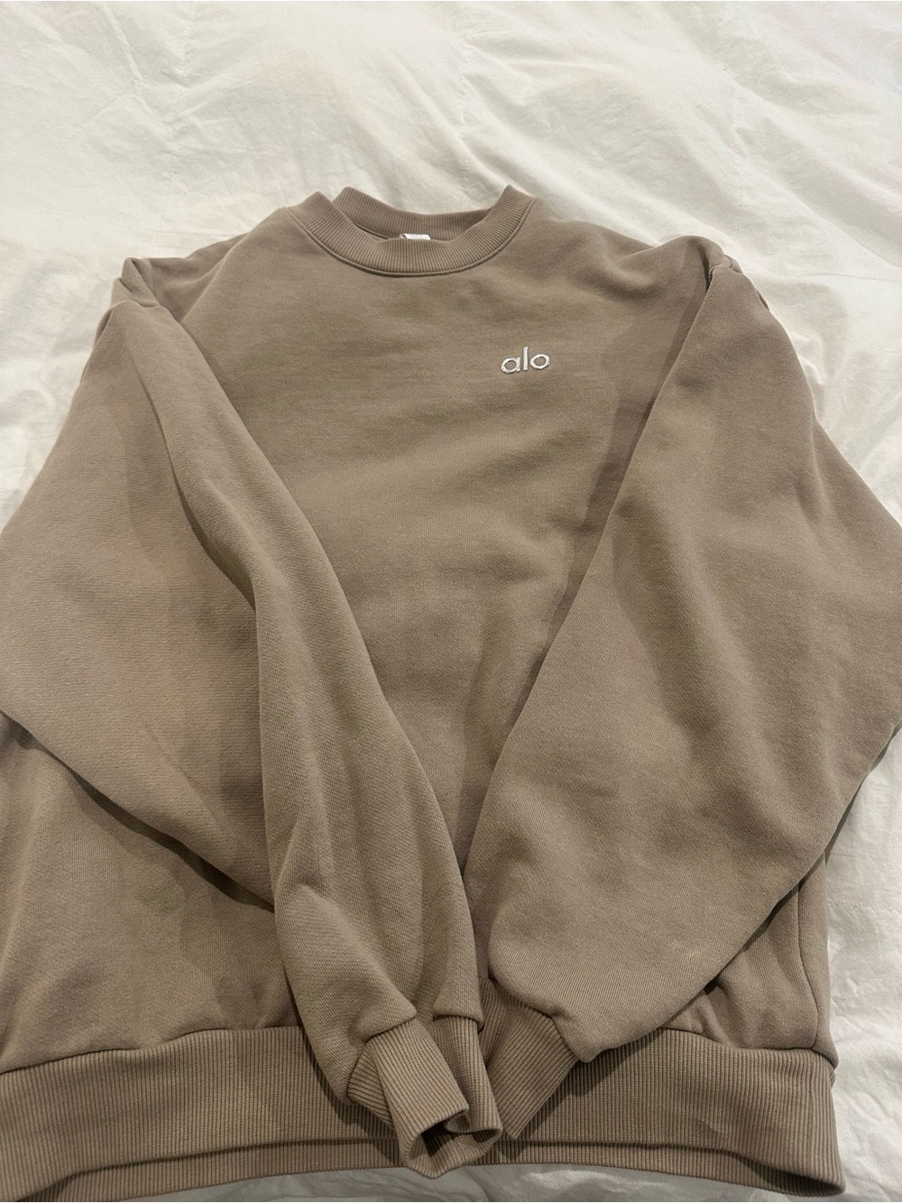 ALO Yoga Crewneck Sweatshirt in Taupe Brown